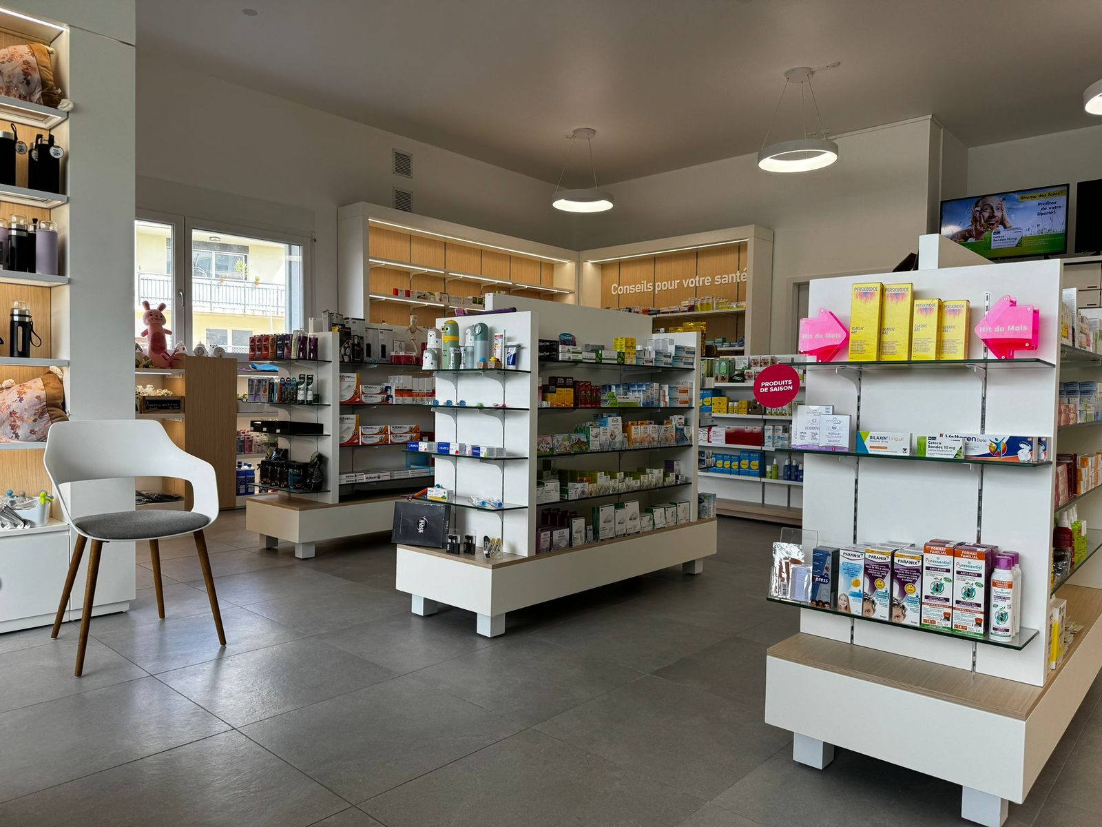 Les rayons de la pharmacie
